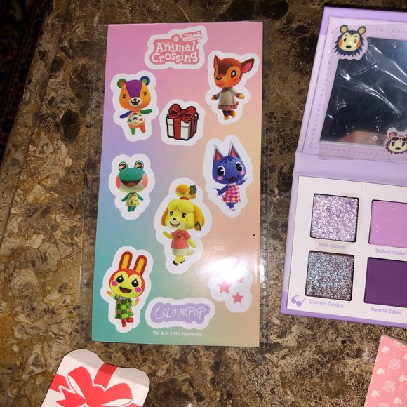 BNIB ANIMAL CROSSING x COLOURPOP Full Makeup Collection + Stickers ! - Picture 13 of 16